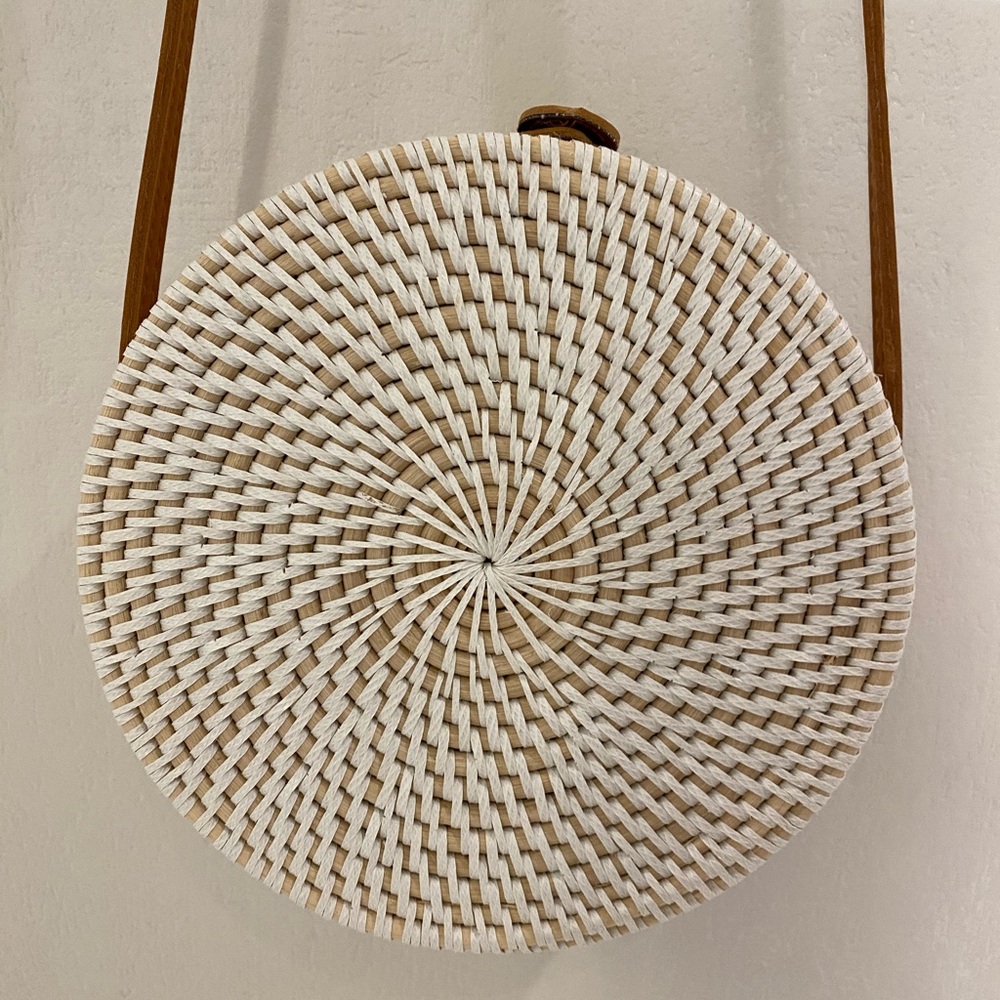 Woven Round Bali Bag - Picture 6 of 7